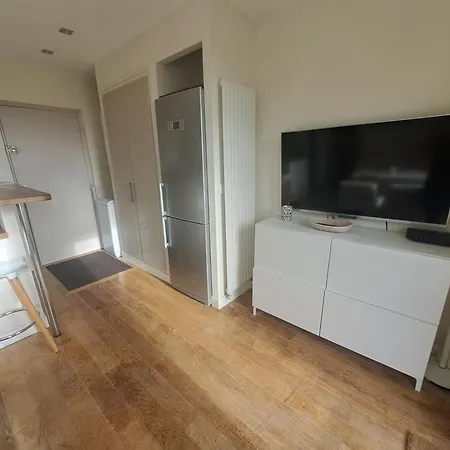 T2 Centre, A 2 Minutes, Parking Apartment *