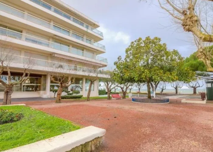 T2 Centre, à 2 Minutes, Parking